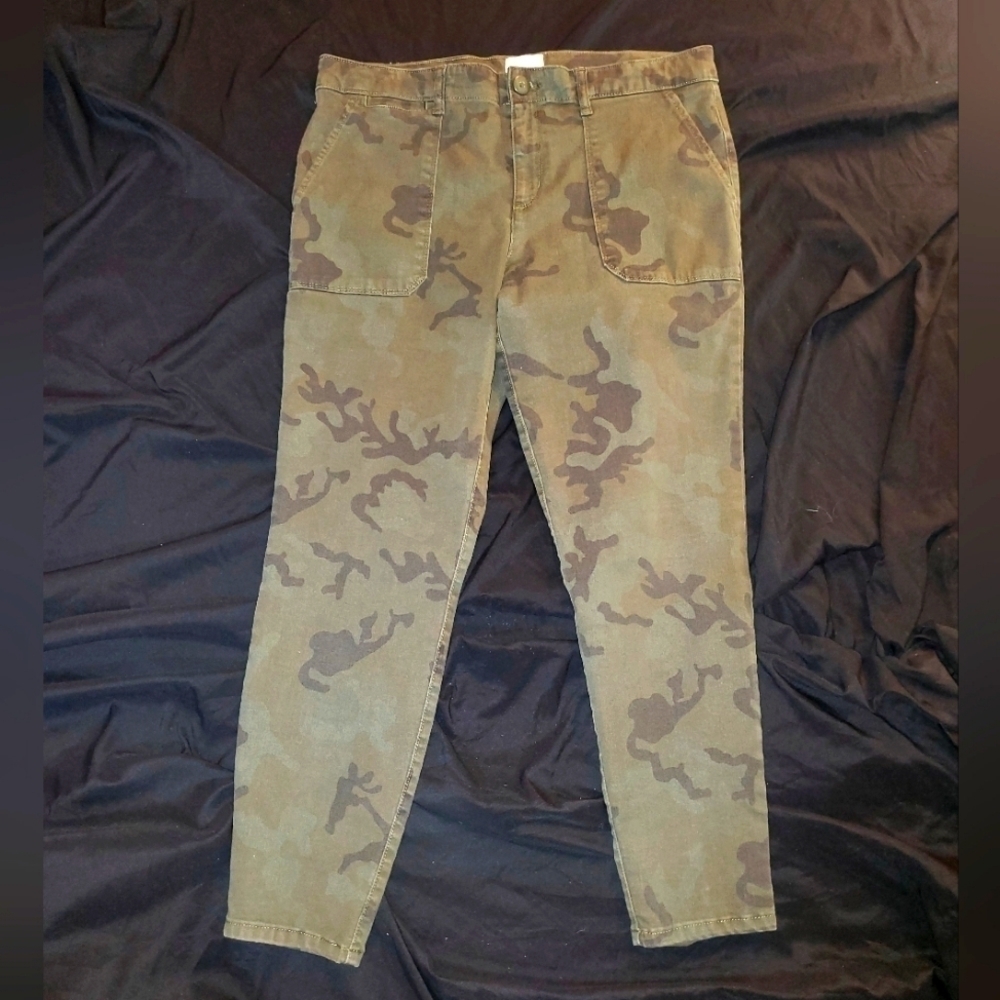 Sanctuary Surplus Camo Skinny Leg Pants Size 32